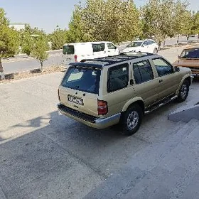 Nissan Pathfinder 1997