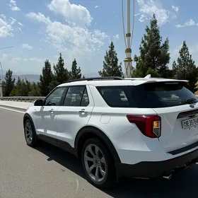 Ford Explorer 2024
