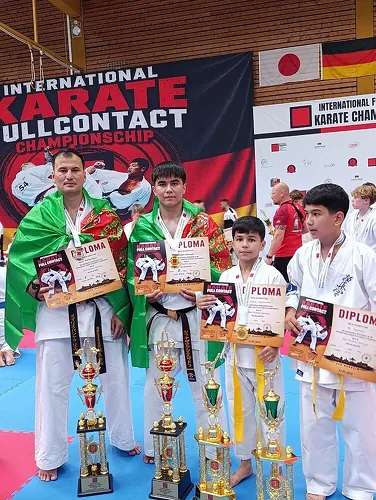 Türkmen karateçileri Germaniýada geçirilen halkara ýaryşda 9 medal gazandy