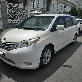 Toyota Sienna 2011