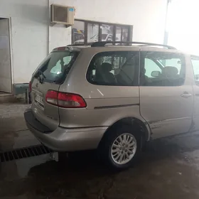 Toyota Sienna 2002