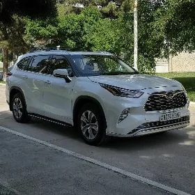 Toyota Highlander 2020