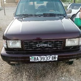 Opel Montarey 1995
