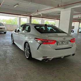 Toyota Camry 2021