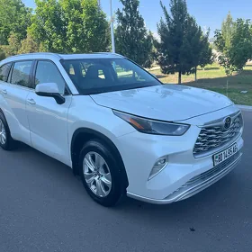 Toyota Highlander 2022