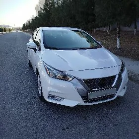 Nissan Versa 2021
