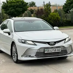 Toyota Camry 2024