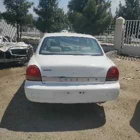Hyundai Sonata 2001