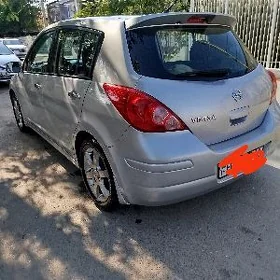 Nissan Versa 2012