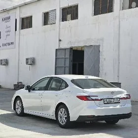 Toyota Camry 2025