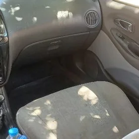 Daewoo Leganza 2000