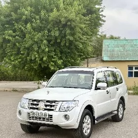 Mitsubishi Pajero 2013