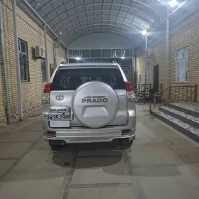 Toyota Land Cruiser Prado 2011