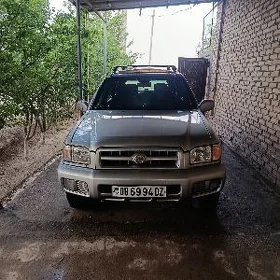 Nissan Pathfinder 2001