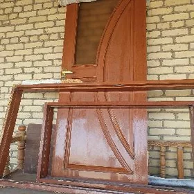 gapy yanynda oknasam bar