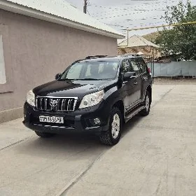 Toyota Land Cruiser Prado 2013
