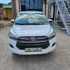 Toyota Innova 2021