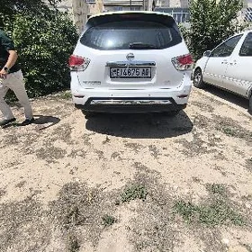 Nissan Pathfinder 2013