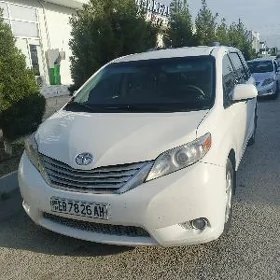 Toyota Sienna 2014