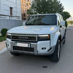 Toyota Land Cruiser Prado 2025