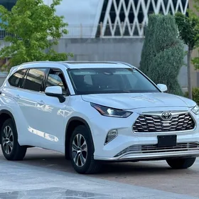 Toyota Highlander Hybrid 2022