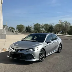 Toyota Camry 2020