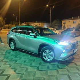 Toyota Highlander 2020