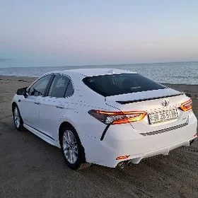 Toyota Camry 2021