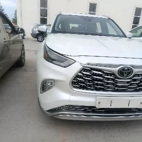Toyota Highlander 2020