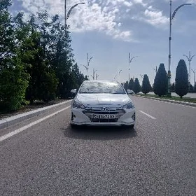 Hyundai Elantra 2020