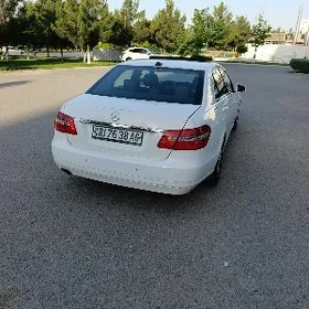 Mercedes-Benz E-Class 2011