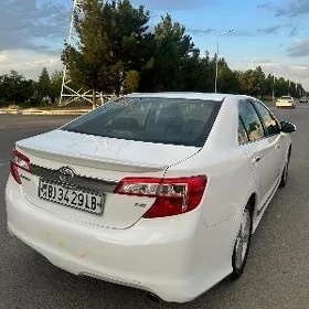 Toyota Camry 2012