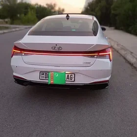 Hyundai Elantra 2021