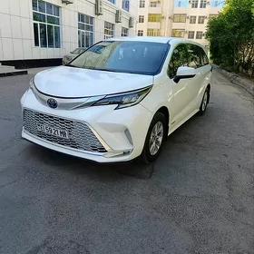 Toyota Sienna 2021