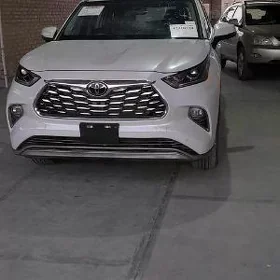 Toyota Highlander 2021