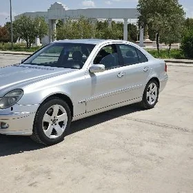 Mercedes-Benz E320 2003