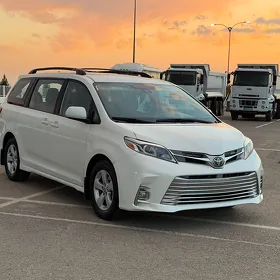 Toyota Sienna 2020