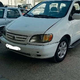 Toyota Sienna 2002