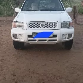 Nissan Pathfinder 1999