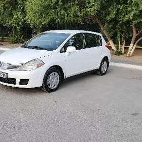 Nissan Versa 2011