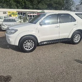 Toyota Fortuner 2012
