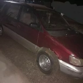 Mitsubishi Chariot 1994