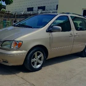 Toyota Sienna 2002