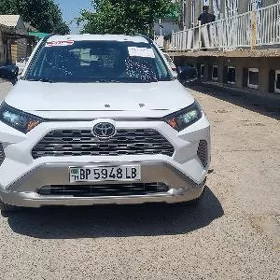 Toyota RAV4 2021