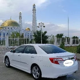 Toyota Camry 2014