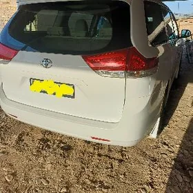 Toyota Sienna 2012