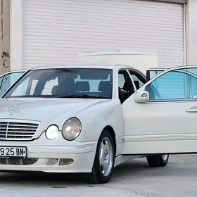 Mercedes-Benz E320 2001