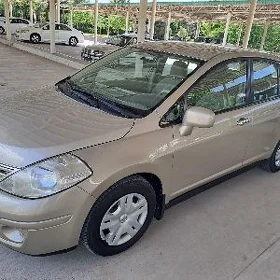 Nissan Tiida 2011