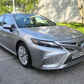 Toyota Camry 2021