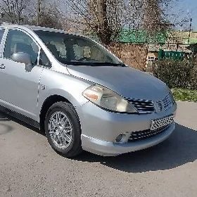 Nissan Tiida 2008
